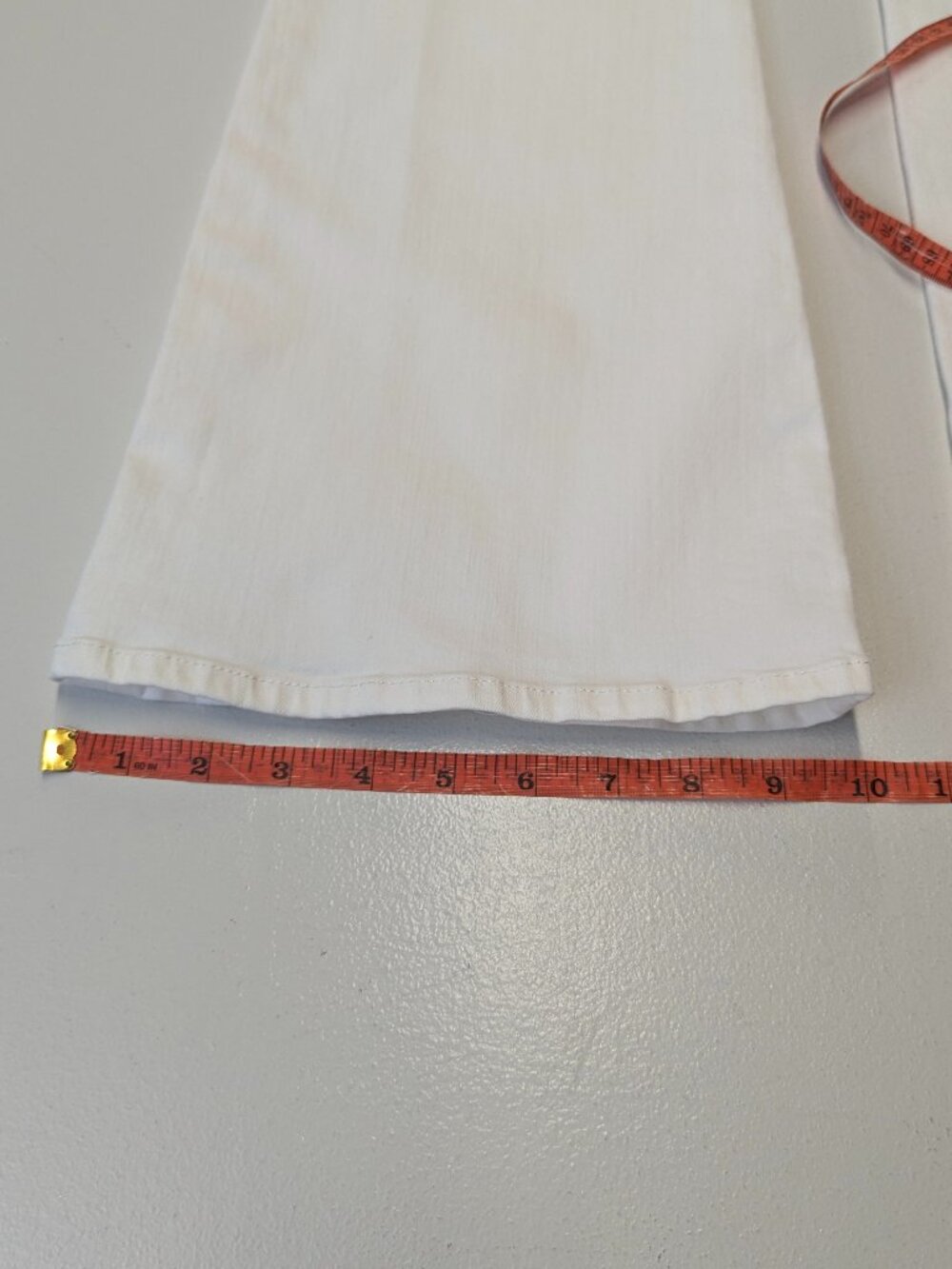 Frame Le High Flare White Denim Pants Size 26 *Small Stain - Picture 3 of 14
